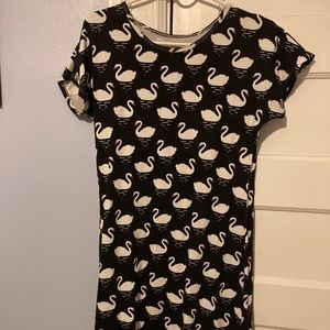 Like new: Organic cotton T-shirt dress with swan print